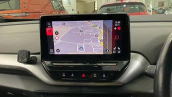 VOLKSWAGEN ID.4 Pro Performance 77kWh 1ST Edition SUV 5dr Electric Auto (204 ps)