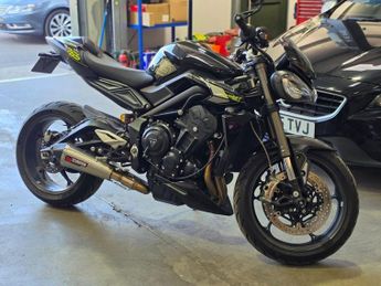  765 RS Naked Petrol Manual X-ring Euro 5 (131 ps)