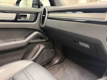 PORSCHE CAYENNE 3.0T V6 Platinum Edition SUV 5dr Petrol TiptronicS 4WD Euro 6 (s