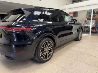 PORSCHE CAYENNE 3.0T V6 Platinum Edition SUV 5dr Petrol TiptronicS 4WD Euro 6 (s