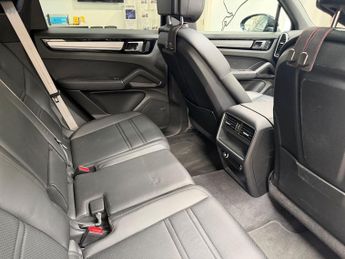 PORSCHE CAYENNE 3.0T V6 Platinum Edition SUV 5dr Petrol TiptronicS 4WD Euro 6 (s