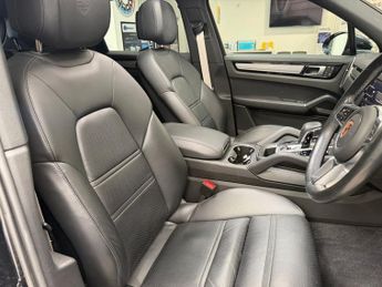 PORSCHE CAYENNE 3.0T V6 Platinum Edition SUV 5dr Petrol TiptronicS 4WD Euro 6 (s