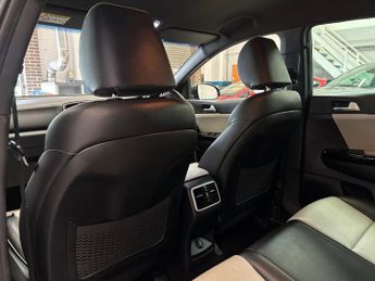 KIA SPORTAGE 2.0 CRDi GT-Line SUV 5 Door Diesel Automatic Silver AWD Euro 6 