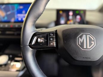 MG MG4 51kWh SE Hatchback 5dr Electric Auto (170 ps)