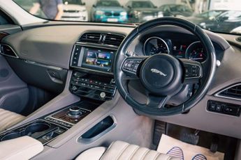 JAGUAR F-PACE 2.0 D180 Portfolio SUV 5dr Diesel Auto AWD Euro 6 (s/s) (180 ps)