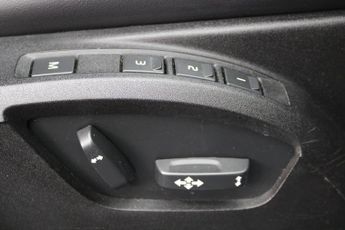 VOLVO V40 1.5 T2 R-Design Edition Hatchback 5dr Petrol Auto Euro 6 (s/s) (