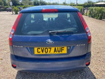 FORD FIESTA 1.25 Style Climate Hatchback 3dr Petrol Manual (142 g/km, 74 bhp