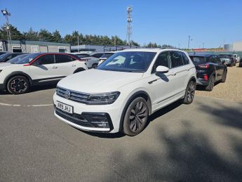 VOLKSWAGEN TIGUAN 2.0 TDI R-Line Tech SUV 5dr Diesel DSG 4Motion Euro 6 (s/s) (150
