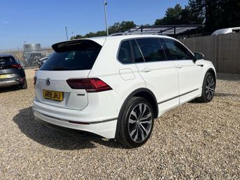 VOLKSWAGEN TIGUAN 2.0 TDI R-Line Tech SUV 5dr Diesel DSG 4Motion Euro 6 (s/s) (150