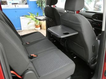 VOLKSWAGEN CADDY MAXI 2.0 TDI Life MPV 5dr Diesel DSG Euro 6 (s/s) (122 ps)