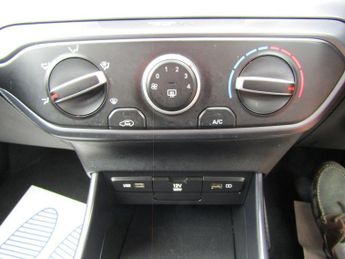 HYUNDAI I20 1.0 T-GDi MHEV SE Connect Hatchback 5dr Petrol Hybrid Automatic 