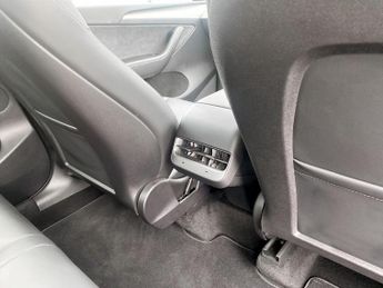 TESLA MODEL Y (Dual Motor) Long Range SUV 5dr Electric Auto 4WDE (384 bhp)
