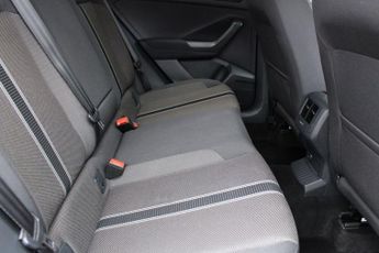 VOLKSWAGEN T-ROC 1.5 TSI GPF EVO Design SUV 5dr Petrol DSG Euro 6 (s/s) (150 ps)