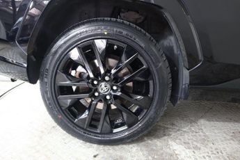 TOYOTA RAV4 2.5 VVT-h Black Edition CVT 4WD Euro 6 (s/s) 5dr