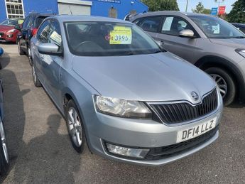 SKODA RAPID 1.6 TDI SE Hatchback 5dr Diesel Manual Euro 5 (105 ps)