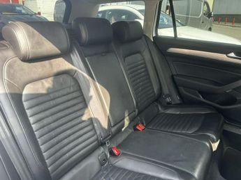 VOLKSWAGEN PASSAT 2.0 BiTDI BlueMotion Tech GT Estate 5dr Diesel DSG 4Motion Euro 