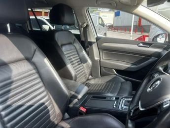 VOLKSWAGEN PASSAT 2.0 BiTDI BlueMotion Tech GT Estate 5dr Diesel DSG 4Motion Euro 