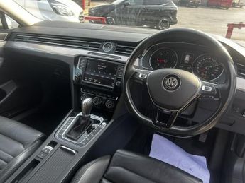 VOLKSWAGEN PASSAT 2.0 BiTDI BlueMotion Tech GT Estate 5dr Diesel DSG 4Motion Euro 