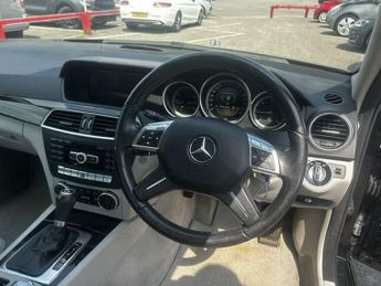 MERCEDES-BENZ C CLASS 2.1 C220 CDI BlueEfficiency SE Saloon 4dr Diesel G-Tronic+ Euro 