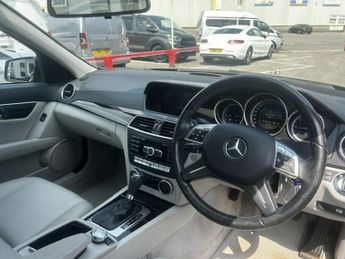 MERCEDES-BENZ C CLASS 2.1 C220 CDI BlueEfficiency SE Saloon 4dr Diesel G-Tronic+ Euro 