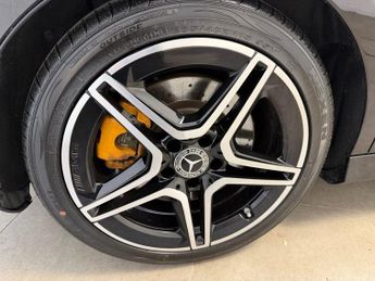 MERCEDES-BENZ A CLASS 2.0 A35 AMG (Premium Plus) Hatchback 5dr Petrol SpdS DCT 4MATIC 