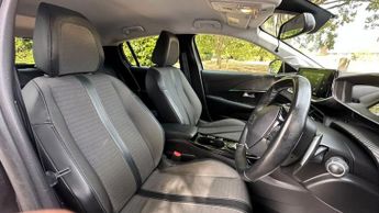 PEUGEOT 208 1.2 PureTech Allure Hatchback 5dr Petrol EAT Euro 6 (s/s) (100 p