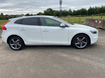 VOLVO V40 2.0 T2 R-Design Hatchback 5dr Petrol Manual Euro 6 (s/s) (122 ps