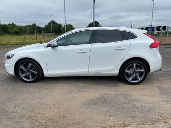 VOLVO V40 2.0 T2 R-Design Hatchback 5dr Petrol Manual Euro 6 (s/s) (122 ps