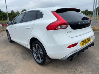 VOLVO V40 2.0 T2 R-Design Hatchback 5dr Petrol Manual Euro 6 (s/s) (122 ps