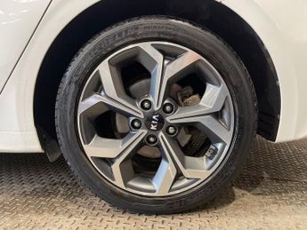 KIA CEED 1.6 CRDi MHEV 3 Sportswagon 5dr Diesel Hybrid DCT Euro 6 (s/s) (
