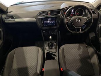 VOLKSWAGEN TIGUAN 2.0 TDI SE Navigation SUV 5dr Diesel DSG Euro 6 (s/s) (150 ps)