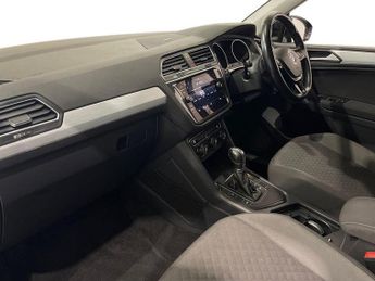 VOLKSWAGEN TIGUAN 2.0 TDI SE Navigation SUV 5dr Diesel DSG Euro 6 (s/s) (150 ps)