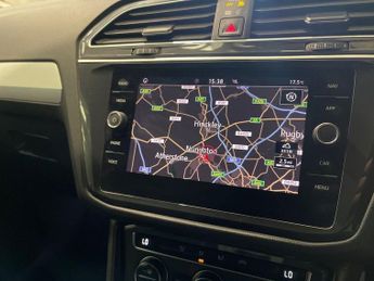 VOLKSWAGEN TIGUAN 2.0 TDI SE Navigation SUV 5dr Diesel DSG Euro 6 (s/s) (150 ps)