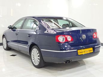 VOLKSWAGEN PASSAT 2.0 TDI BlueMotion Tech Highline Saloon 4dr Diesel Manual Euro 5