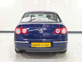 VOLKSWAGEN PASSAT 2.0 TDI BlueMotion Tech Highline Saloon 4dr Diesel Manual Euro 5