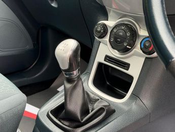 FORD FIESTA 1.4 Zetec Hatchback 3dr Petrol Manual (133 g/km, 94 bhp)