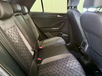 VOLKSWAGEN T-ROC 1.5 TSI R-Line SUV 5dr Petrol DSG Euro 6 (s/s) (150 ps)