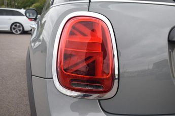 MINI HATCH 1.5 Cooper Classic Hatchback 5dr Petrol Steptronic Euro 6 (s/s) 