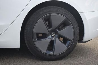 TESLA Model 3 (Dual Motor) Long Range Saloon 4dr Electric Auto 4WDE (346 ps)