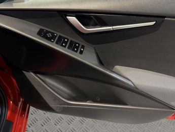 KIA NIRO 64.8kWh 2 SUV 5dr Electric Auto (201 bhp)