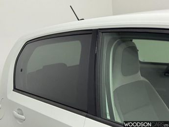VOLKSWAGEN e-up! 18.7kWh e-up! Hatchback 5dr Electric Auto (82 ps)