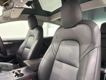 TESLA Model 3 (Dual Motor) Performance Saloon 4dr Electric Auto 4WDE (Performa