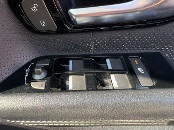LAND ROVER RANGE ROVER EVOQUE 2.2 SD4 Dynamic SUV 5dr Diesel Auto 4WD Euro 5 (s/s) (190 ps)