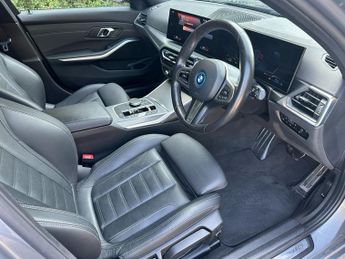BMW 3 SERIES 2.0 330e 12kWh M Sport Touring 5dr Petrol Plug-in Hybrid Auto Eu
