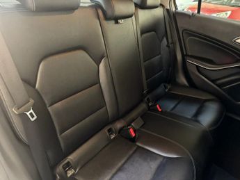 MERCEDES-BENZ A CLASS 1.5 A180d Sport (Premium) Hatchback 5dr Diesel 7G-DCT Euro 6 (s/