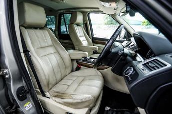 LAND ROVER RANGE ROVER SPORT 3.0 TD V6 HSE SUV 5dr Diesel CommandShift 4WD Euro 4 (245 ps)