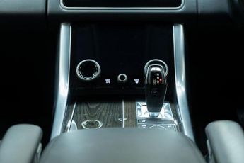 LAND ROVER RANGE ROVER SPORT 3.0 SD V6 HSE SUV 5dr Diesel Auto 4WD Euro 6 (s/s) (306 ps)