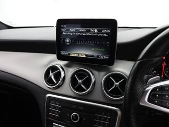 MERCEDES-BENZ GLA CLASS 2.1 GLA200d AMG Line SUV 5dr Diesel 7G-DCT Euro 6 (s/s) (136 ps)
