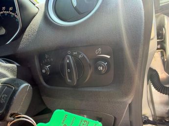 FORD FIESTA 1.5 TDCi Zetec Hatchback 5dr Diesel Manual Euro 6 (75 ps)