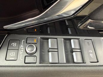 LAND ROVER RANGE ROVER EVOQUE 2.0 D165 MHEV R-Dynamic SUV 5dr Diesel Auto 4WD Euro 6 (s/s) (16